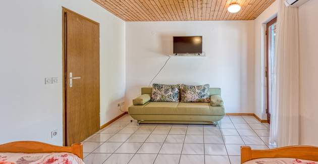 Apartman Kiki III s balkonom 