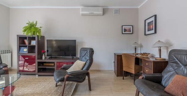 Apartment Loredana  A1 with Terrace and Garden