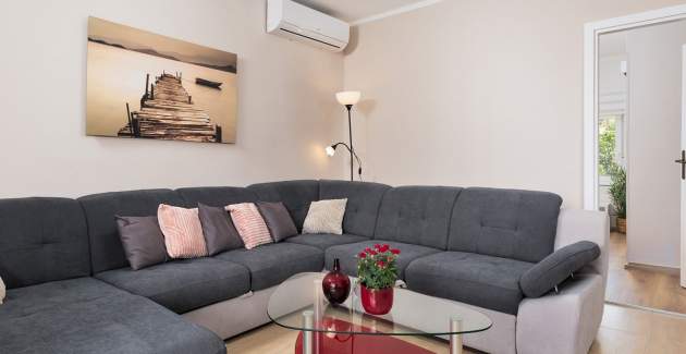 Apartment Loredana mit Terrasse und Garten