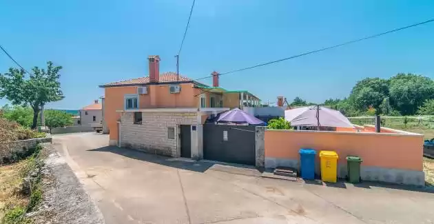 Holiday House Vlahovich