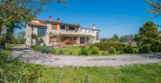 Apartment with Terrace in Filipana