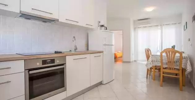 Apartman Mirjana IV sa Balkonom