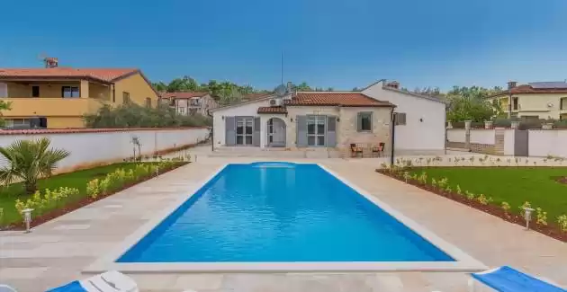 Villa Laura with Private Pool and Garden near Porec 