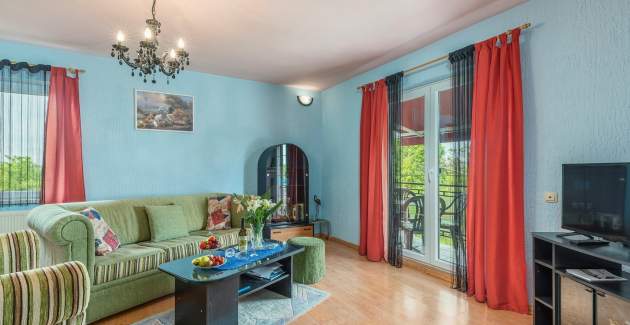 Apartman Ento s balkonom i zajedničkim bazenom 