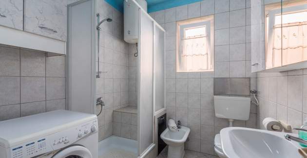 Apartman Ento s balkonom i zajedničkim bazenom 