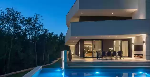 Moderna Villa 55 con Piscina e Spa