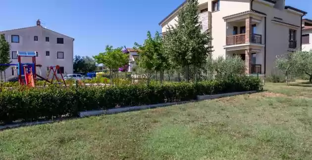 Ferienwohnung Hana II mit Terrasse