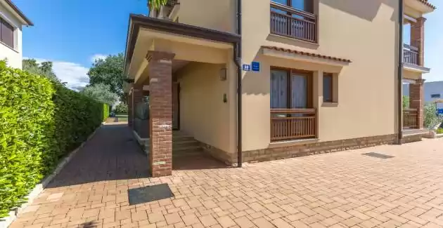 Ferienwohnung Hana II mit Terrasse