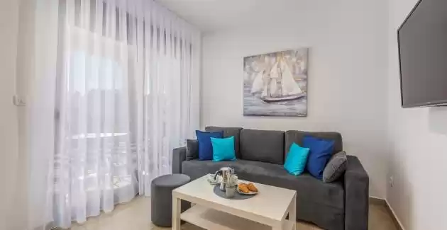 Ferienwohnung Hana II mit Terrasse