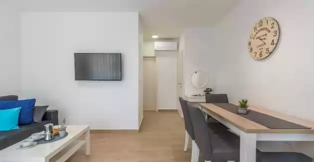 Ferienwohnung Hana II mit Terrasse