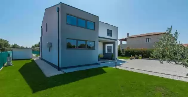 Moderne Villa Gina mit privatem Pool