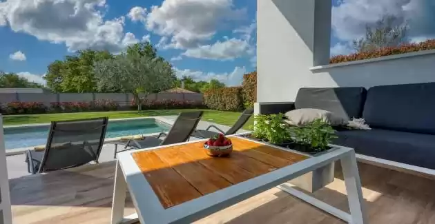 Moderne Villa Gina mit privatem Pool