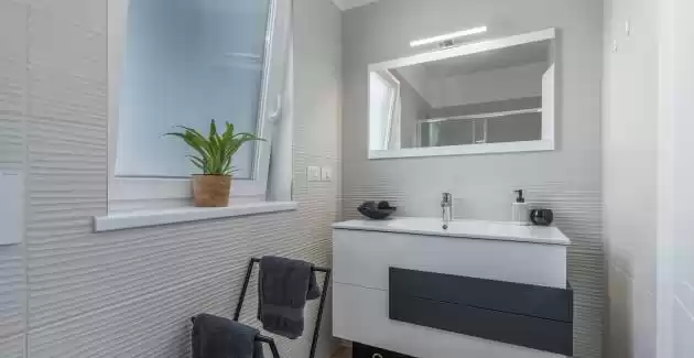 Moderne Villa Gina mit privatem Pool