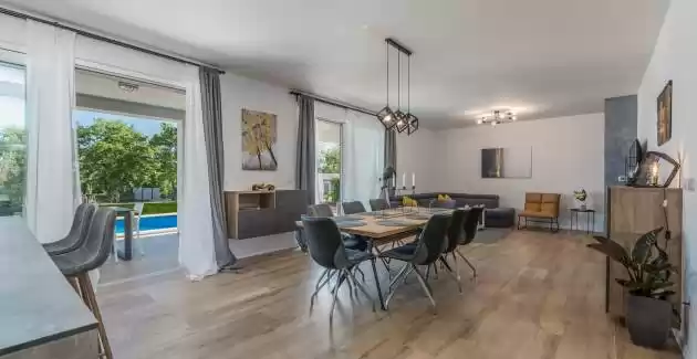 Moderne Villa Gina mit privatem Pool