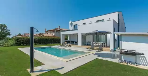 Moderne Villa Gina mit privatem Pool