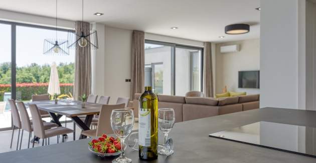 Villa Nada with Private Pool and Sauna