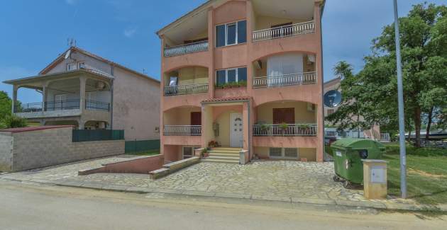 Ferienwohnung Kristijan mit Balkon