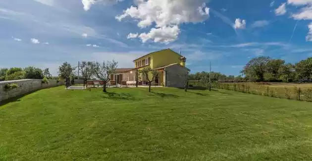 Villa Gardenia s bazenom, vrtom i jacuzzijem