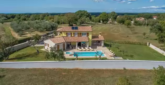 Villa Gardenia s bazenom, vrtom i jacuzzijem