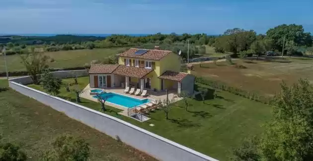 Villa Gardenia s bazenom, vrtom i jacuzzijem