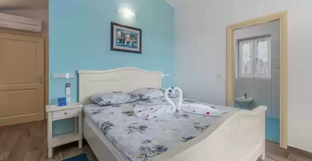 Villa Gardenia s bazenom i vrtom