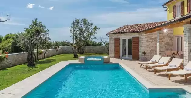 Villa Gardenia s bazenom, vrtom i jacuzzijem