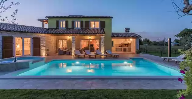 Villa Gardenia s bazenom, vrtom i jacuzzijem