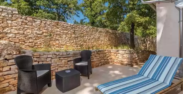 Family Villa Lipica with Pool and Jacuzzi