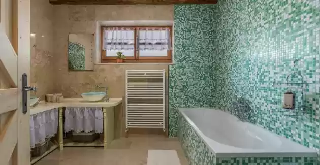 Family Villa Lipica with Pool and Jacuzzi