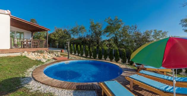 Holiday House with private pool in the holiday park Jelovci - No.1
