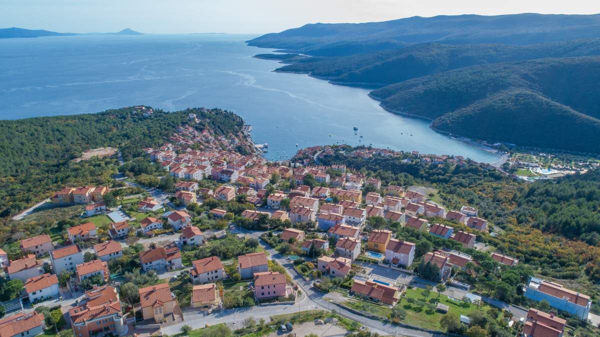 Rabac Istrien Stadtblick