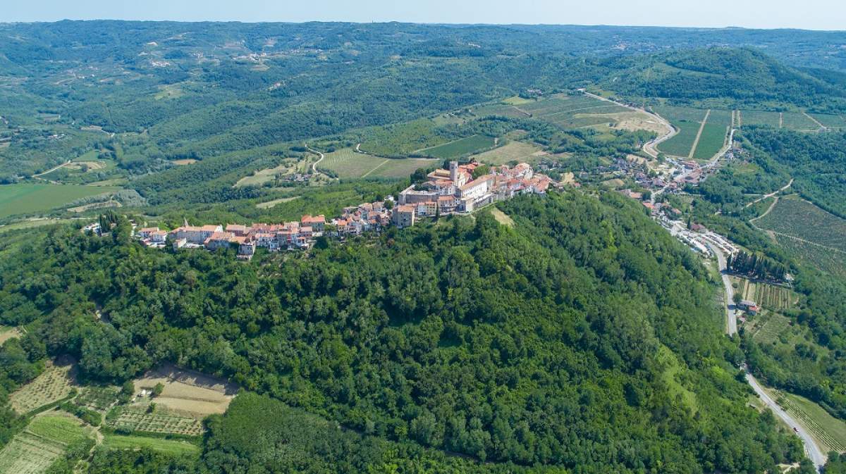 ein Stadt am Hugel