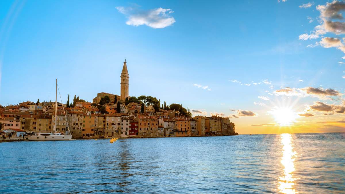 grad rovinj zalazak sunca