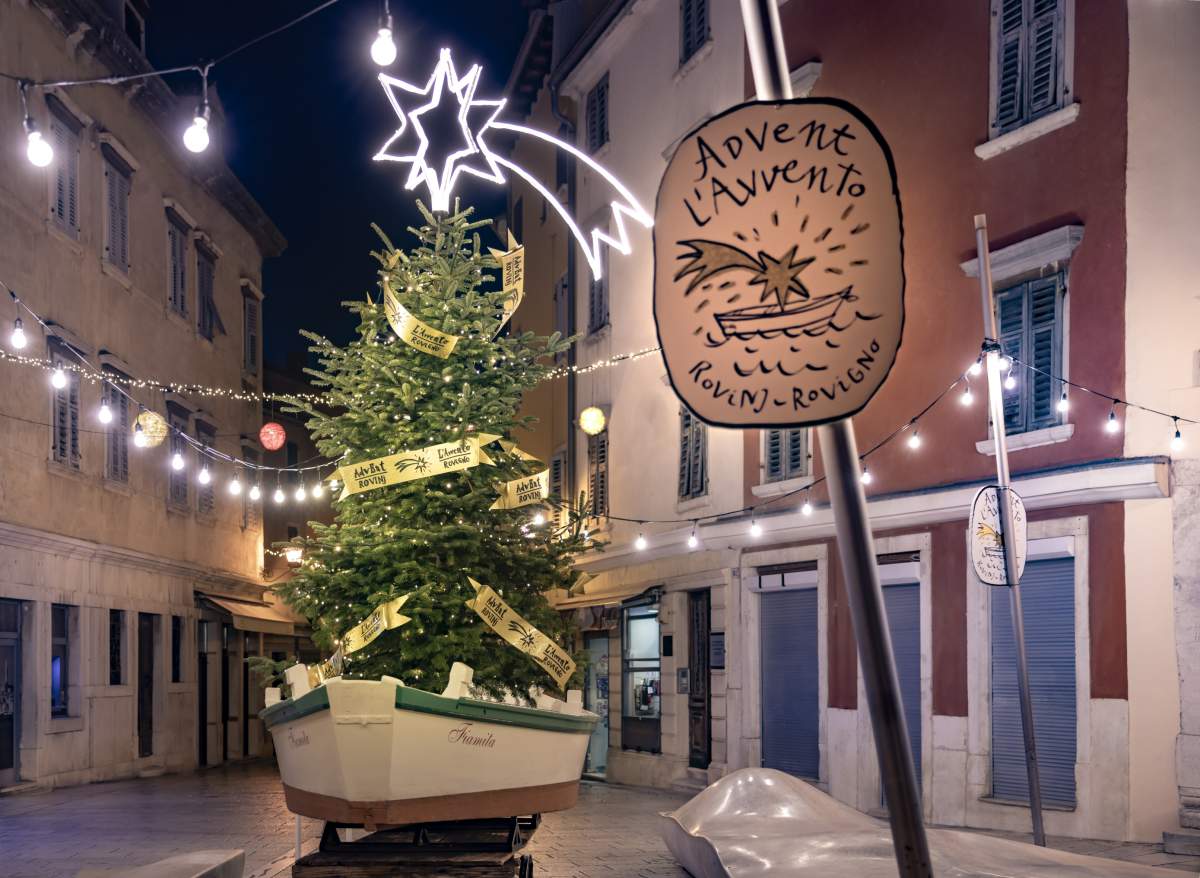 street view in Rovinj with christmast tree