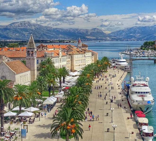 Ferienhäuser mit Pool in Trogir