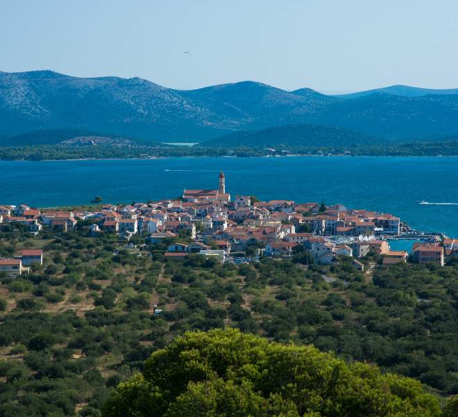 Apartmani u Tisnu 