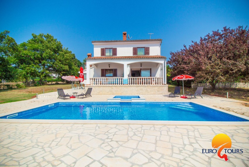Schone Villa Sabatti Mit Eigenem Pool Und Grossem Garten
