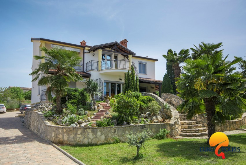 Apartment Ljiljana I With Terrace And Bbq Eurotours Villas Villa In