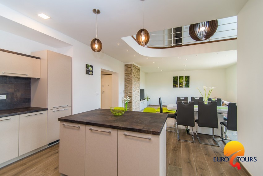 Three Bedroom Apartment Milohanic Luxury Iv With Balcony