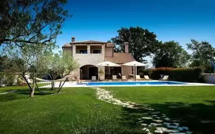 Villa Campi s teniskim terenom, bazenom i saunom