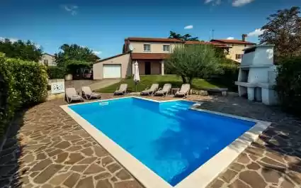 Charming Villa Nina near city of Porec