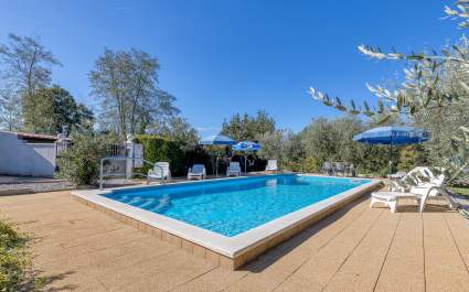 Holiday House Gianni with private pool