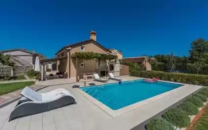 Villa Lana s privatnim bazenom u blizini Labina