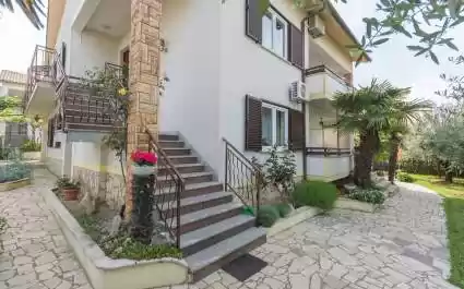 Ferienwohnung Emili A4 mit Balkon und Gartenblick