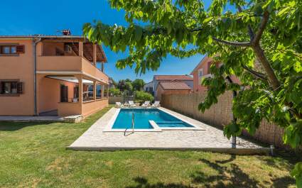 Appartamento Emanuela con piscina privata vicino a Pola