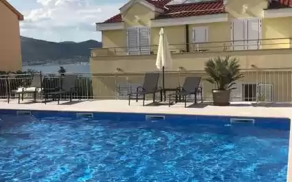 Apartman Family sa zajedničkim bazenom - Otok Čiovo