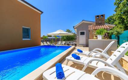 Ferienwohnung Vanessa I mit 2 Schlafzimmern und Pool