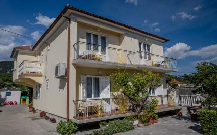 Apartments Ljubica Banjol / Apartment A2 - Insel Rab