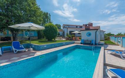 Apartment mit Poolblick in Villa Anita