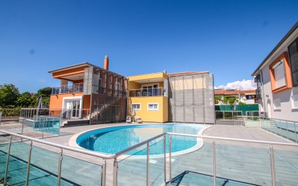 Spacious Apartment Residence Elody IV with Pool View